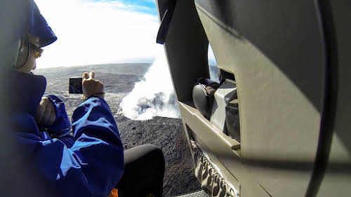 A Hot Open-Door Volcano Helicopter Tour Hawaii Big Island Experience // Flying close over the active volcano
