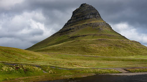 Adventurous Things to Do in Iceland in the Summer // Grundarfjorour Kirkjufell Mountain