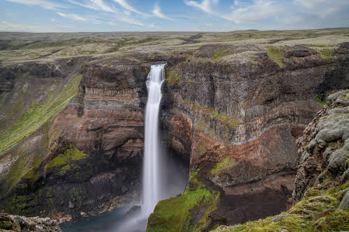 Adventurous Things to Do in Iceland in the Summer // Haifoss Waterfall