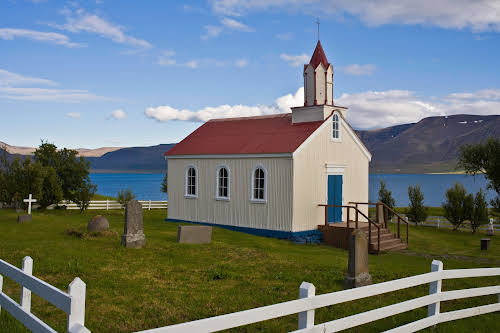 Adventurous Things to Do in Iceland in the Summer // Traditional Icelandic Red Church