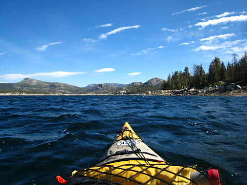 Best Adventurous Things to Do In California // Kayaking at Loon Lake in the Sierra Nevada Mountains
