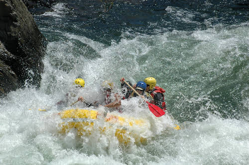 Best Adventurous Things to Do In California // White Water Rafting Merced River