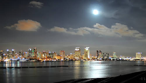Fun Things to Do in San Diego California // San Diego Skyline By Night
