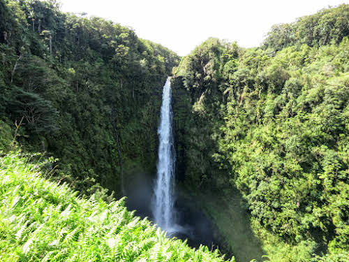 Hawaii Itinerary 10 Days: Best Things to Do on the Big Island // Akaka Falls