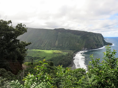 Hawaii Itinerary 10 Days: Best Things to Do on the Big Island // Waipio Valley