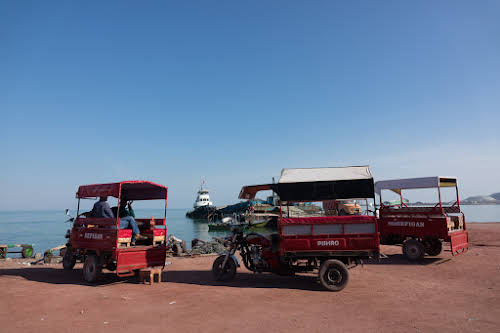 Hormuz Island Guide: Travel Tips & Things To See // Tuk-tuk for rent, an option to explore Hormoz