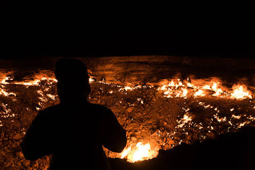 How to Travel Turkmenistan: Transit Visa 5-Days Itinerary // Darvaza Gates of Hell Turkmenistan Fire Pit