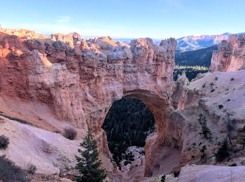 How to Visit Zion National Park to Bryce Canyon: 3-day Itinerary // Bryce Canyon Natural Bridge