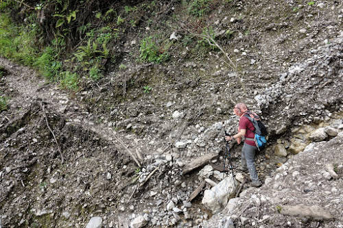Indonesia. Papua Baliem Valley Trekking. Rough trail conditions on the Baliem Valley trek