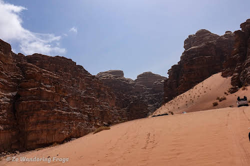 Jordan Desert Wadi Rum Desert // Wadi Rum Rock Formations