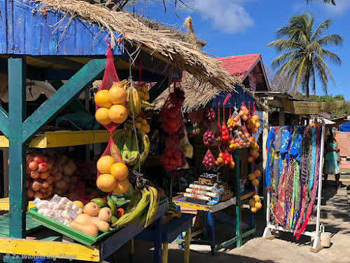 Kitesurfing Caribbean: Kiteboarding St Vincent Grenadines Cruise Itinerary & Spots // Small fruit shop Clifton Harbor on Union Island