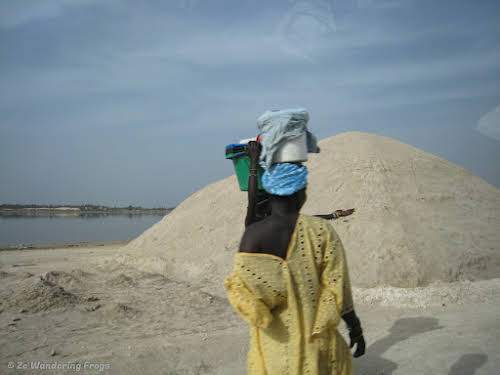 Lac Rose: Pink Lake Senegal // Women carrying salt