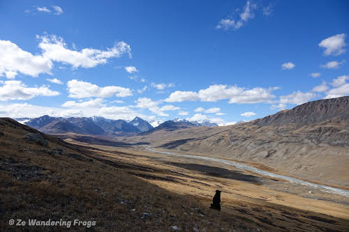 Mongolia Altai Mountains Trekking Altai Tavan Bogd National Park // Reaching White River Valley