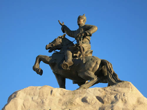 Mongolia. Ulaanbaatar. Statue of Sukhbaatar