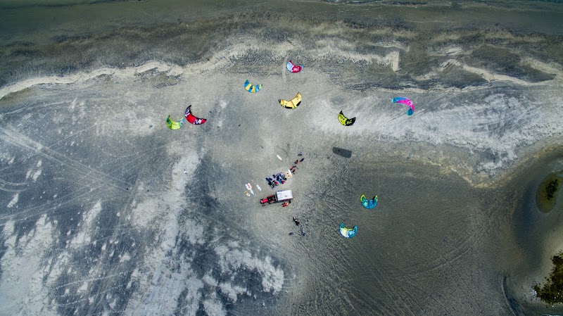 Sri. Lanka Mannar Kiteboarding. Ready to have some fun