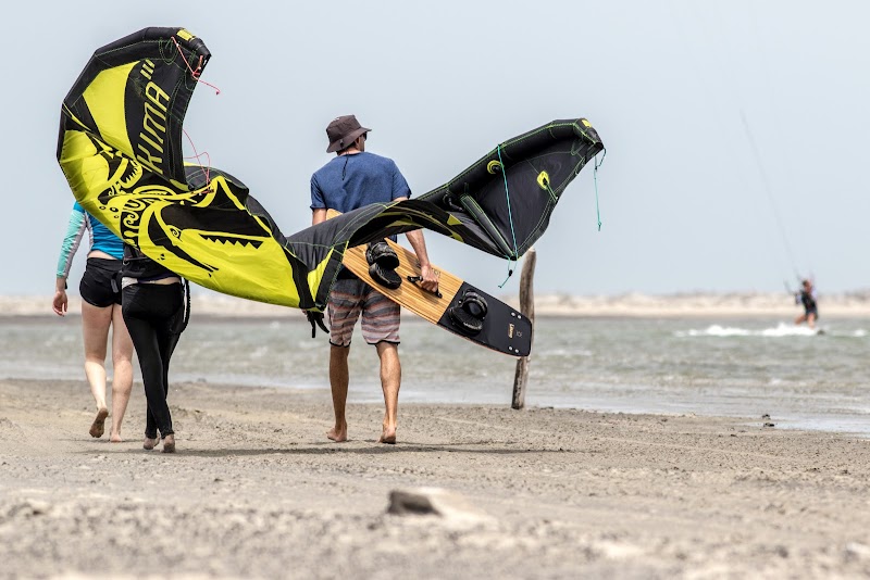 Sri. Lanka Mannar Kiteboarding. Walking the short distance to the launch area