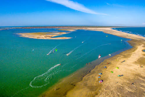 Sri. Lanka Mannar Vayu Resort. Kitesurfing in Mannar