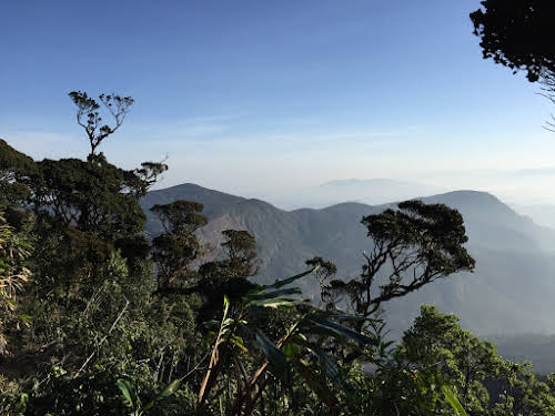 Sri Lanka Travel Tips // Mountains around Adam Peak