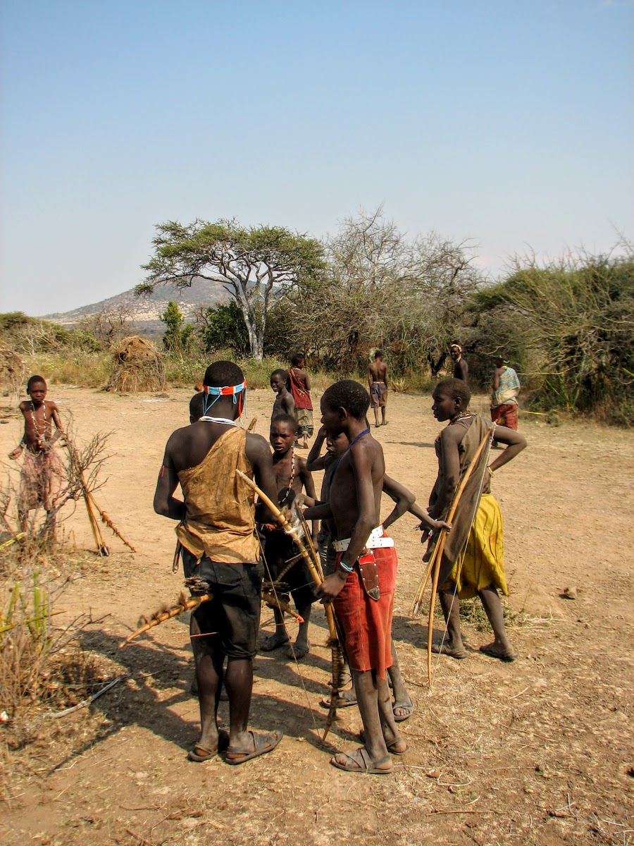 Traditional Bowhunting with the Hadzabe Tribe in Tanzania - Ze ...