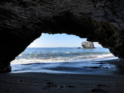 Things to Do in Point Reyes National Seashore // Arch Rock