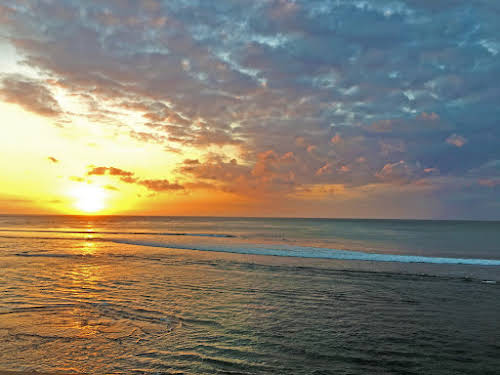 Travel Horror Stories: When Travel Goes Wrong // Bingin Beach - Calm before the storm Photo Once in the Lifetime Journey