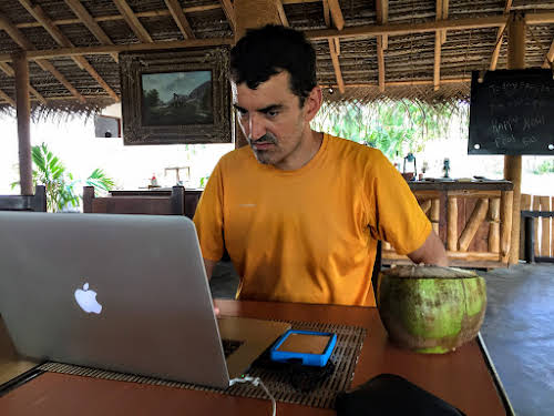 Traveling with Technology: Travel Electronic Gear We Recommend // Bruno on his Apple MacBook Pro