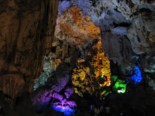 Inside Dau Go Grotto