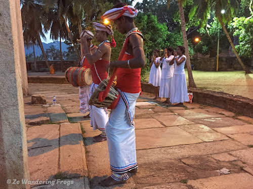 What Places to Visit in Sri Lanka 2-Week Itinerary // Buddhist Ceremony