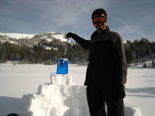 What to Do in Lake Tahoe in the Winter // Building an igloo, North Lake Tahoe