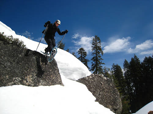 What to Do in Lake Tahoe in the Winter // Snowshoeing around Donner Pass, North Lake Tahoe