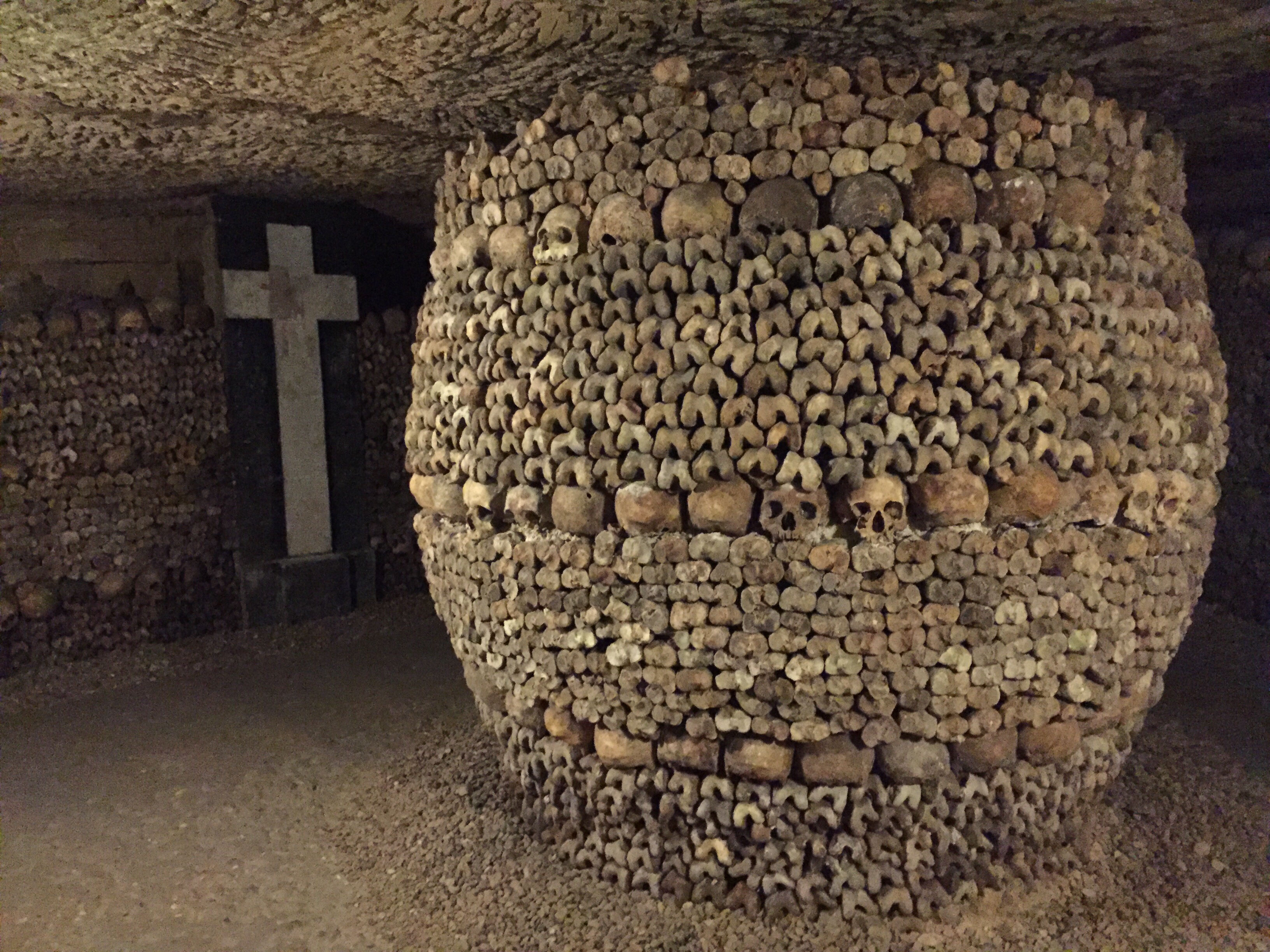 A Must See Visit Paris Catacombs Ze Wandering Frogs